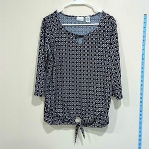 Beautiful Black & White Abstract Print Top By Kim Rogers. Size Medium